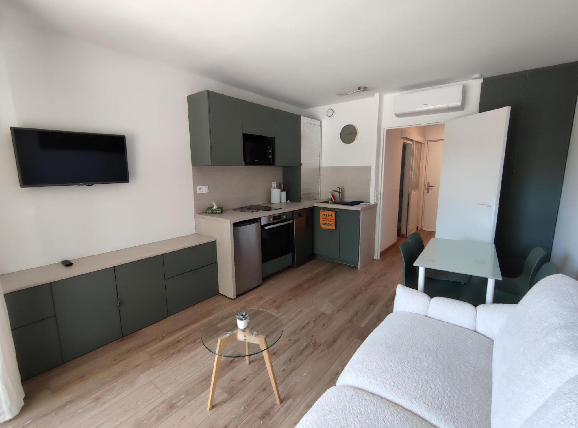 Studio Avec Parking Centre-Ville Face A La Gare Plage & Commerces Arcachon Exteriör bild